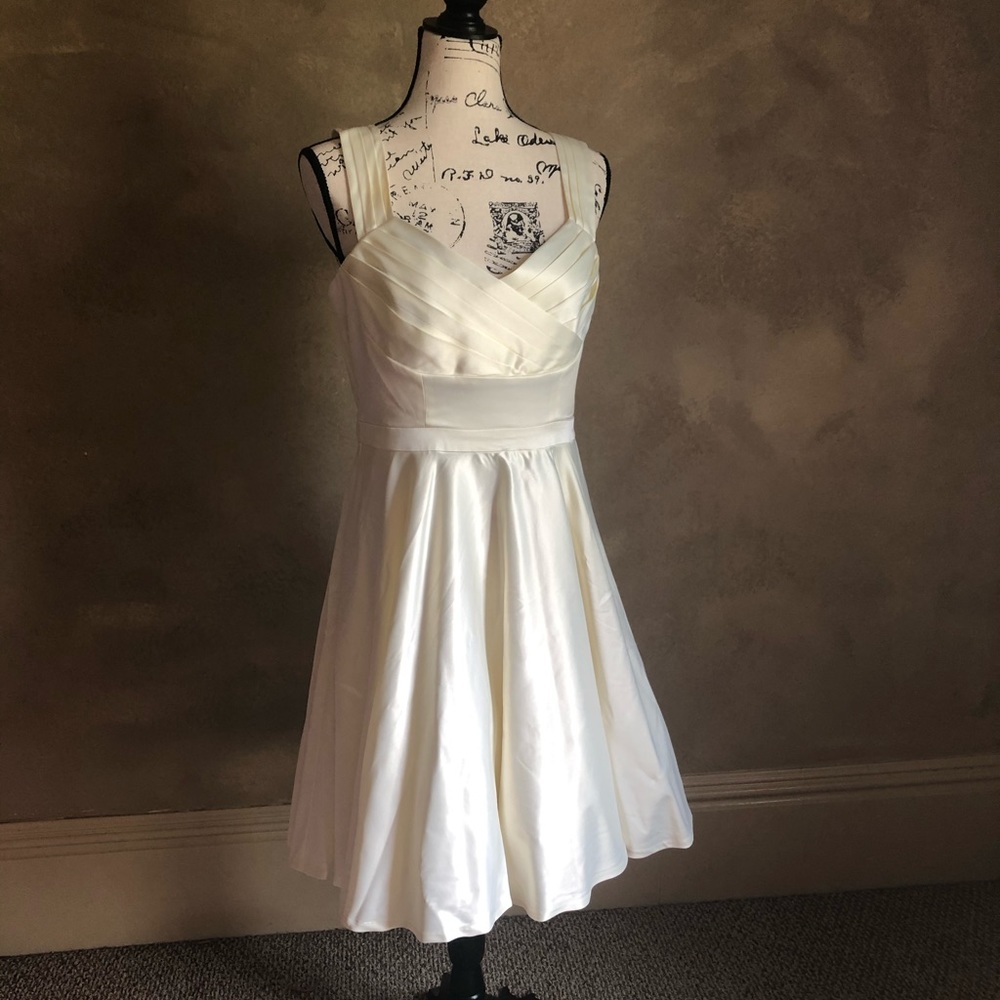 ModCloth Off-White Dress